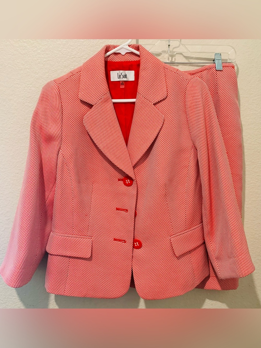 Le Suit Coral-Pink Red Textured Women's Blazer